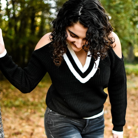 VARSITY VIBES STRIPED V NECK SWEATER (BLACK) - Picture 6 of 8